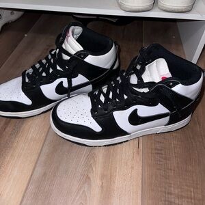 WOMEN'S SIZE 9 NIKE DUNK HIGH RETRO CASUAL SHOES